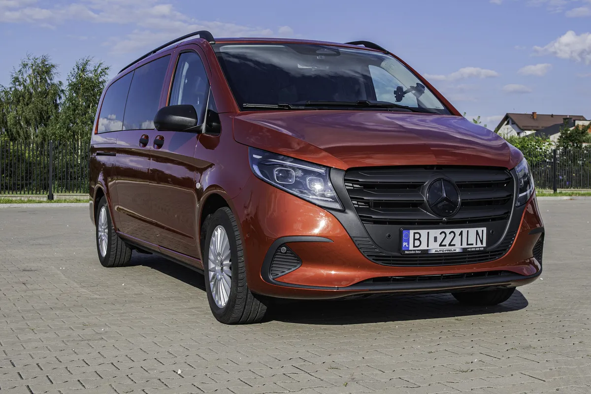 Mercedes Vito Tourer — przód, reflektory LED